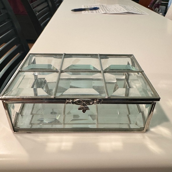 Nicole Miller Jewelry Trinket Box Beveled Glass Mirrored - Picture 2 of 11